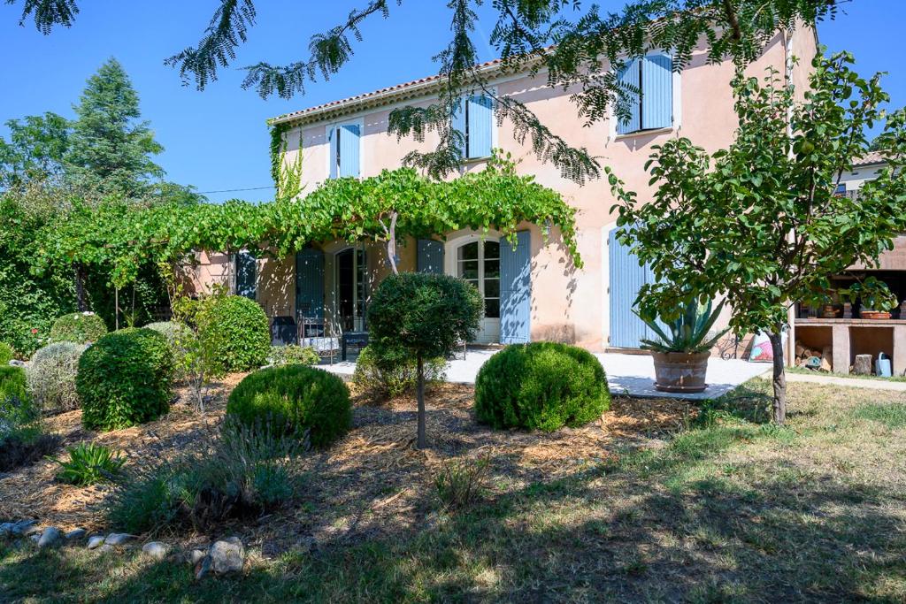 La Tarente - Bedoin - Mont Ventoux - 3 étoiles - Mas provençal - 8 à 10 personnes - Idéal famille ou cyclistes - 5