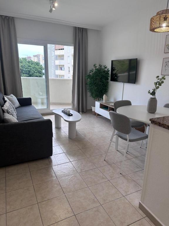 VIVE BENAL BEACH 3524 Apartamento con vistas al parque acuático - 2