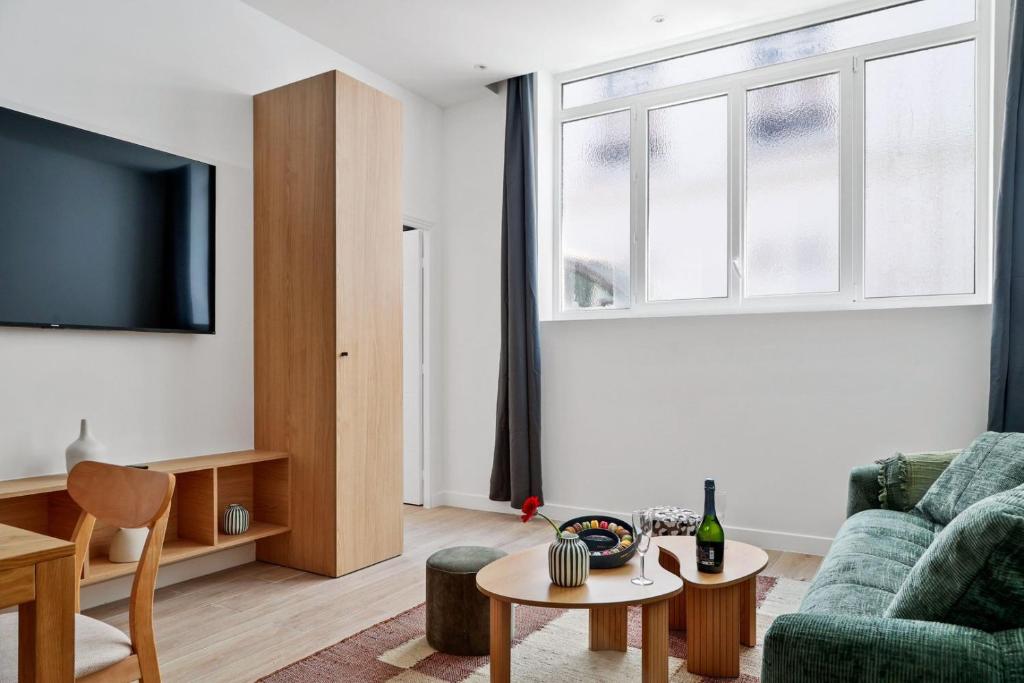 TheBlueStay 263 - Spacious Apt in Paris 15 - AC - 2