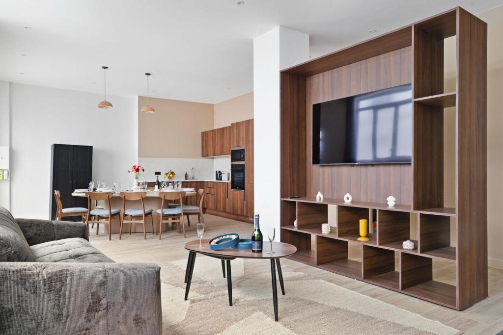 TheBlueStay 264 - Spacious Apt in Paris 15 - AC - 3