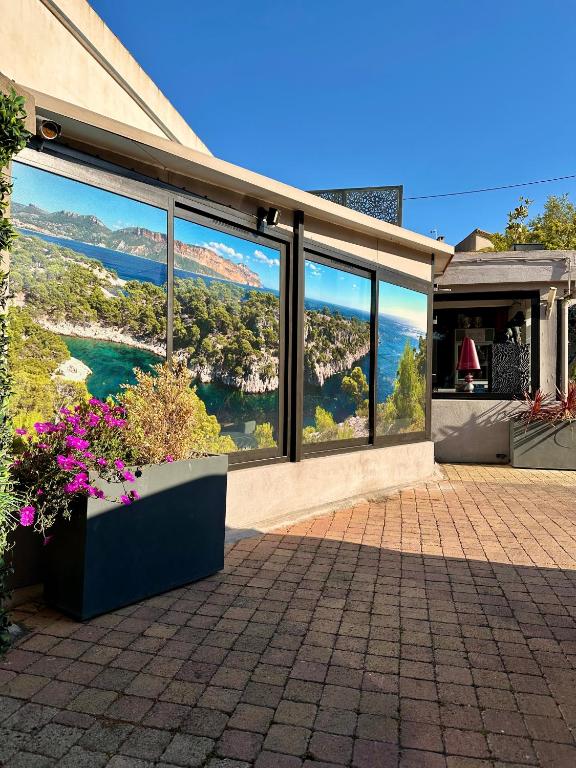 Hôtel Eden Cassis - centre-ville- piscine chauffée, jacuzzi et sauna - parking privé - 3