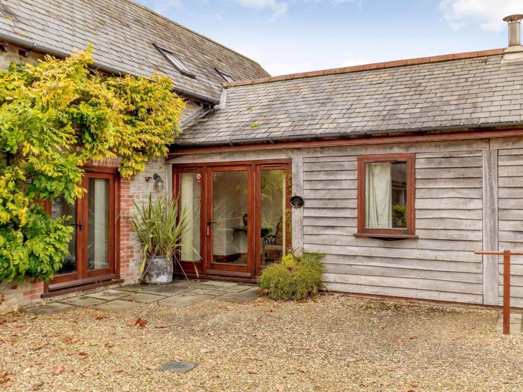 3 Bed Cottage Sherborne photo 5