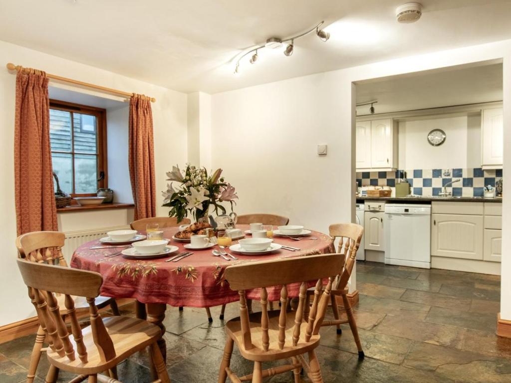 3 Bed Cottage Sherborne photo 7