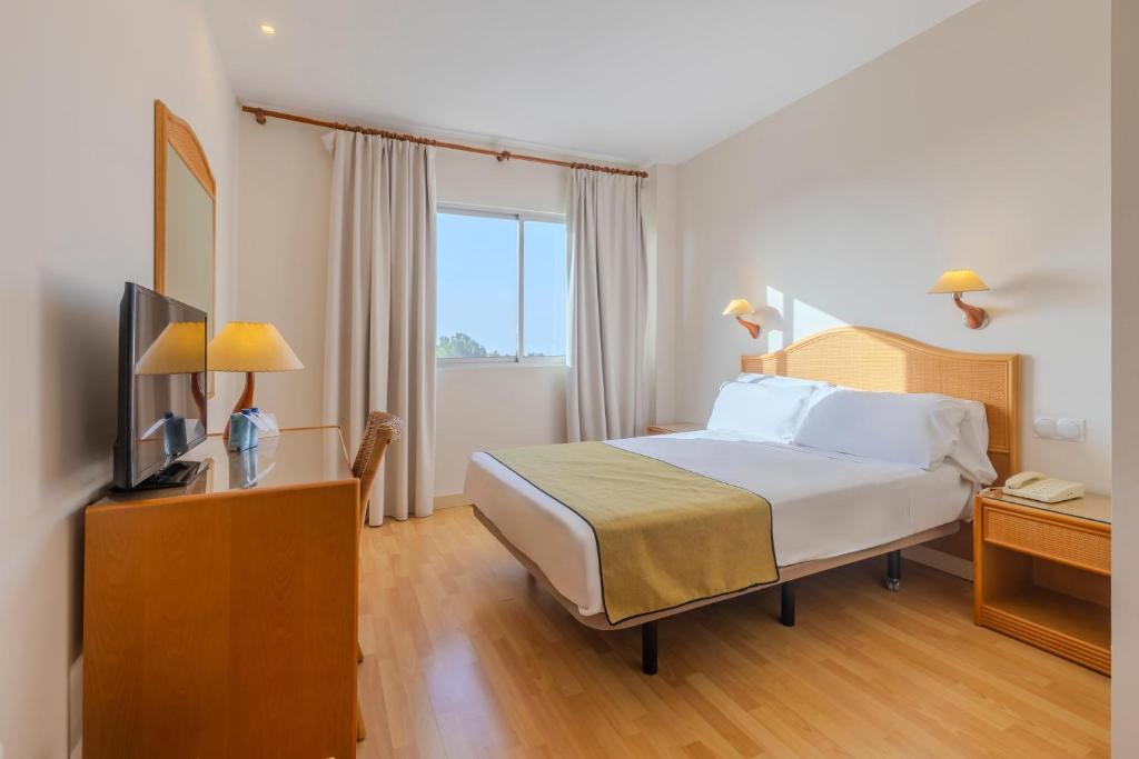 BLUESEA Brisa Roquetas — Hotel rooms in Roquetas de Mar, Andalusia