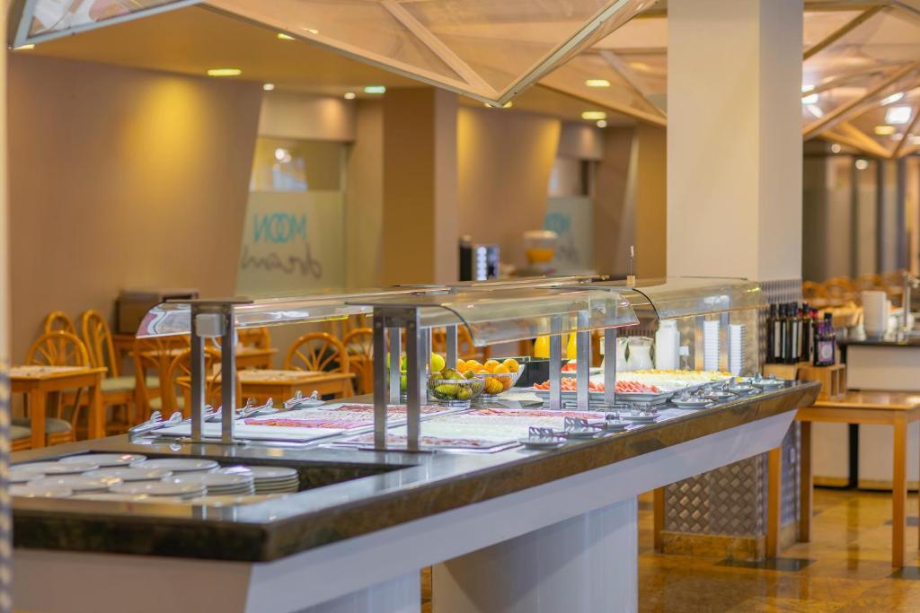 BLUESEA Brisa Roquetas — Restaurant & bars in Roquetas de Mar, Andalusia