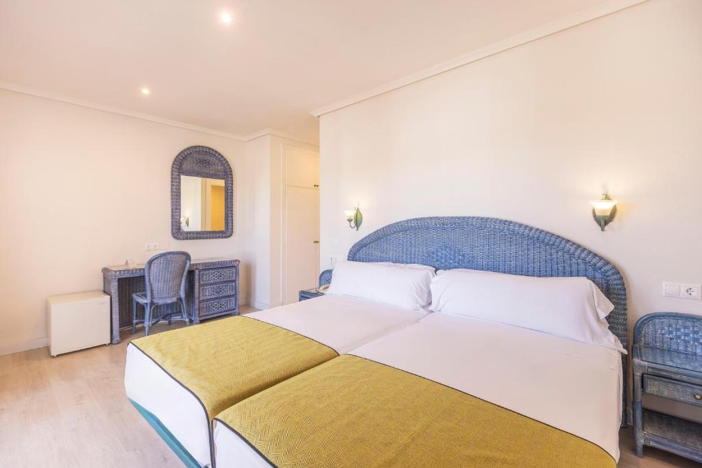 BLUESEA Brisa Roquetas — Hotel rooms in Roquetas de Mar, Andalusia