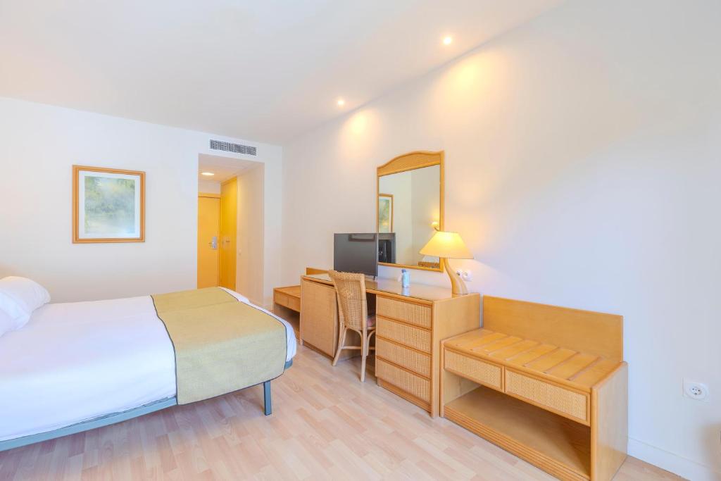 BLUESEA Brisa Roquetas — Hotel rooms in Roquetas de Mar, Andalusia