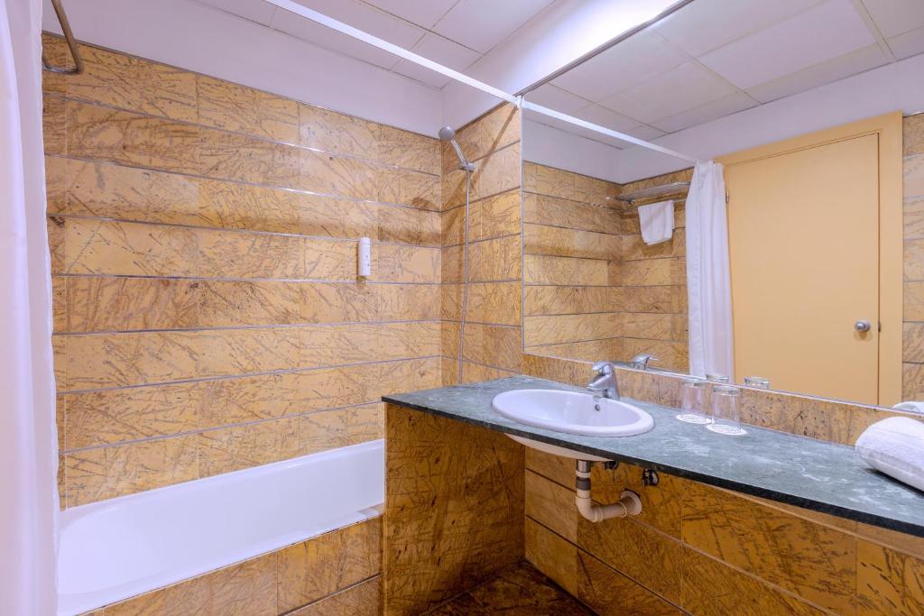 BLUESEA Brisa Roquetas — Hotel rooms in Roquetas de Mar, Andalusia