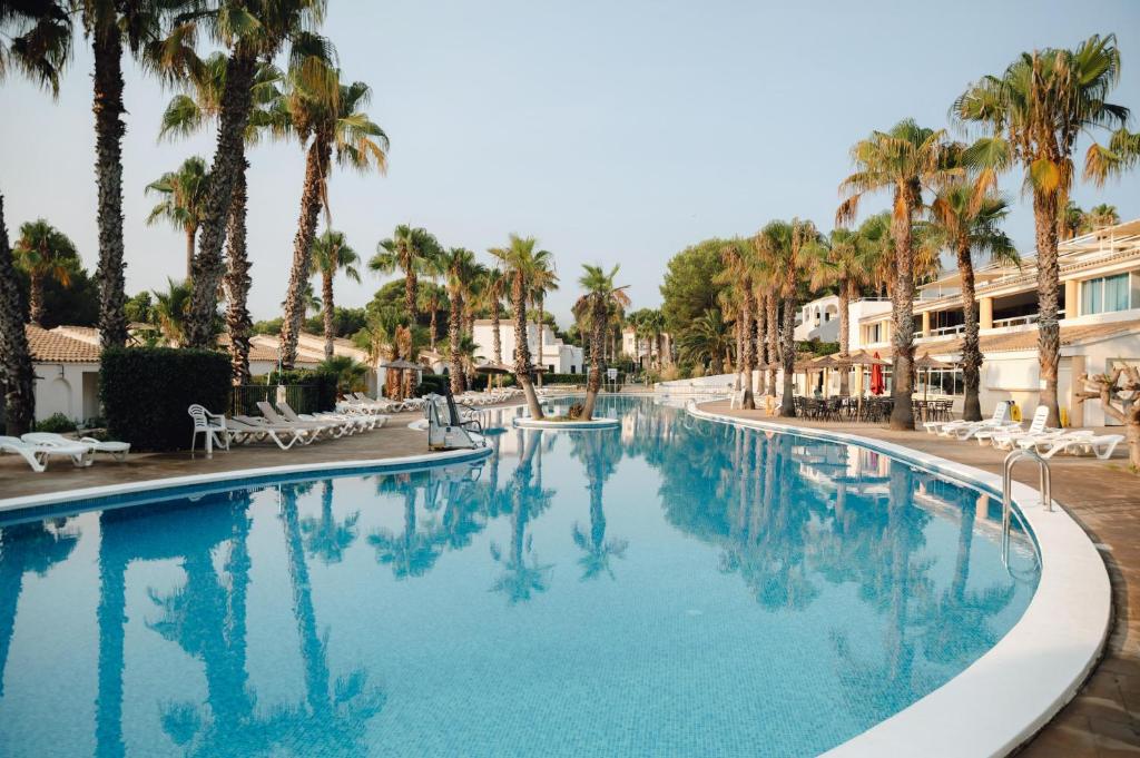 BLUESEA Marina Parc — Swimming pool in Arenal d'en Castell, Balearic Islands