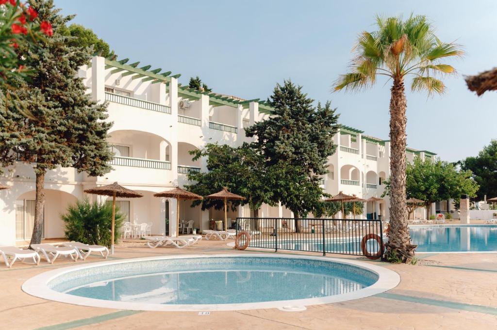 BLUESEA Marina Parc — Swimming pool in Arenal d'en Castell, Balearic Islands