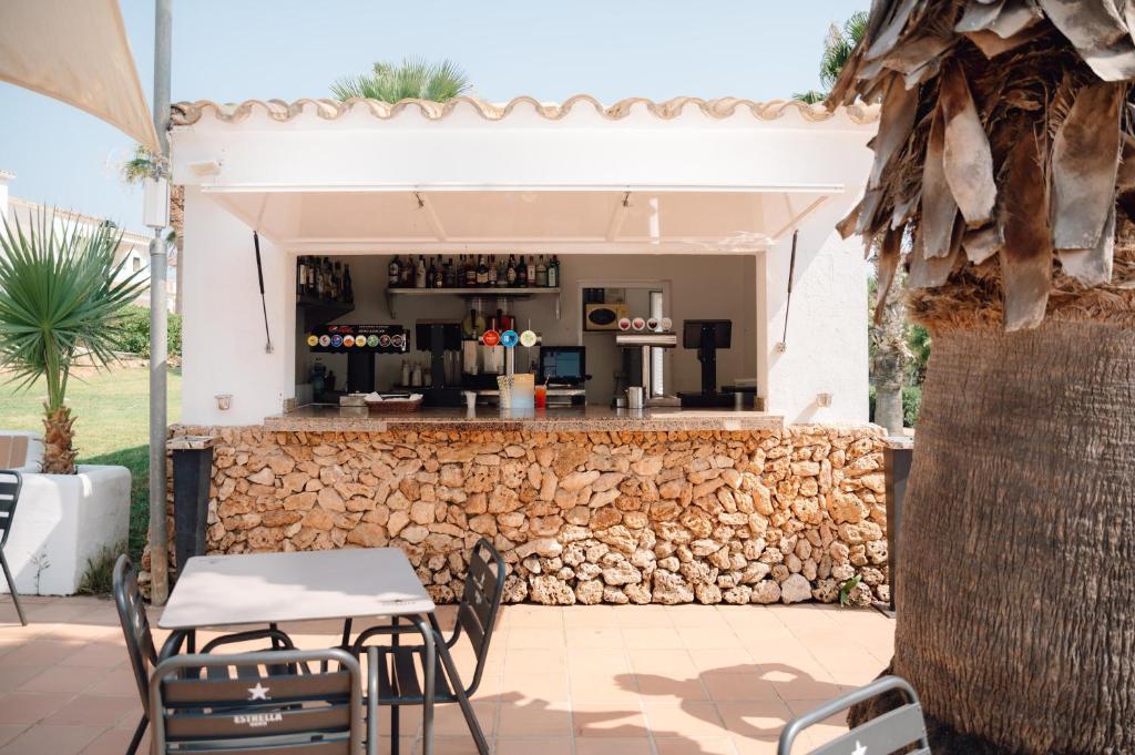 BLUESEA Marina Parc — Restaurant & bars in Arenal d'en Castell, Balearic Islands