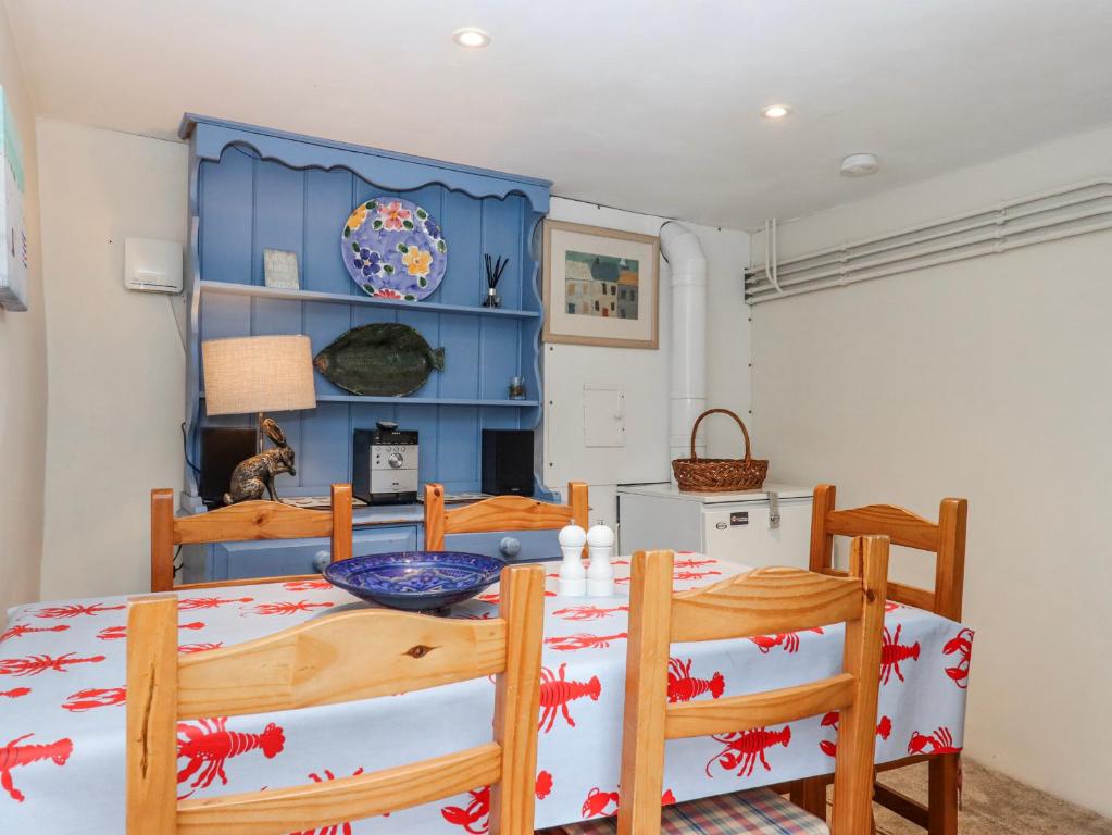 Yew Tree Cottage, Dartmouth photo 8