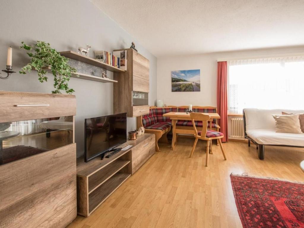 Apartment Chesa Talvo by Interhome - 5