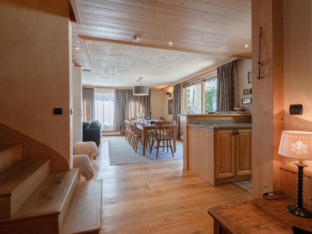 Grand appartement 6 pièces pour 10 pers. proche pistes, animaux OK, parking, WiFi - FR-1-343-223 - 3