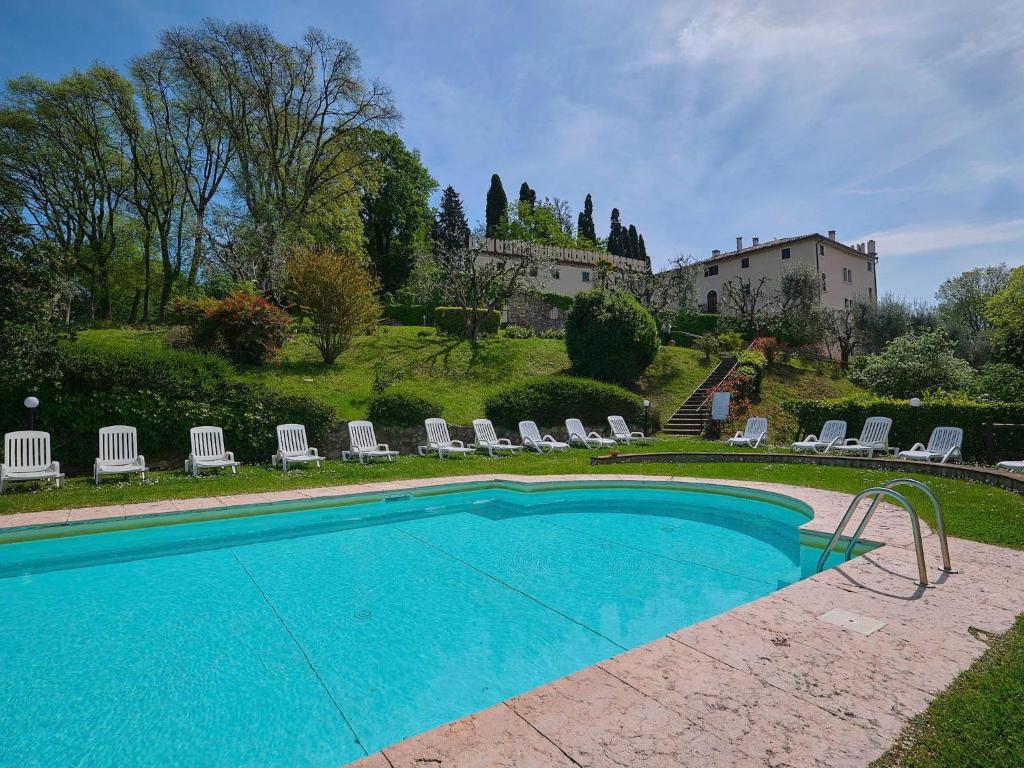 Apartment Al Castello - Elegante Residenz mit Schwimmbad by Interhome - 2