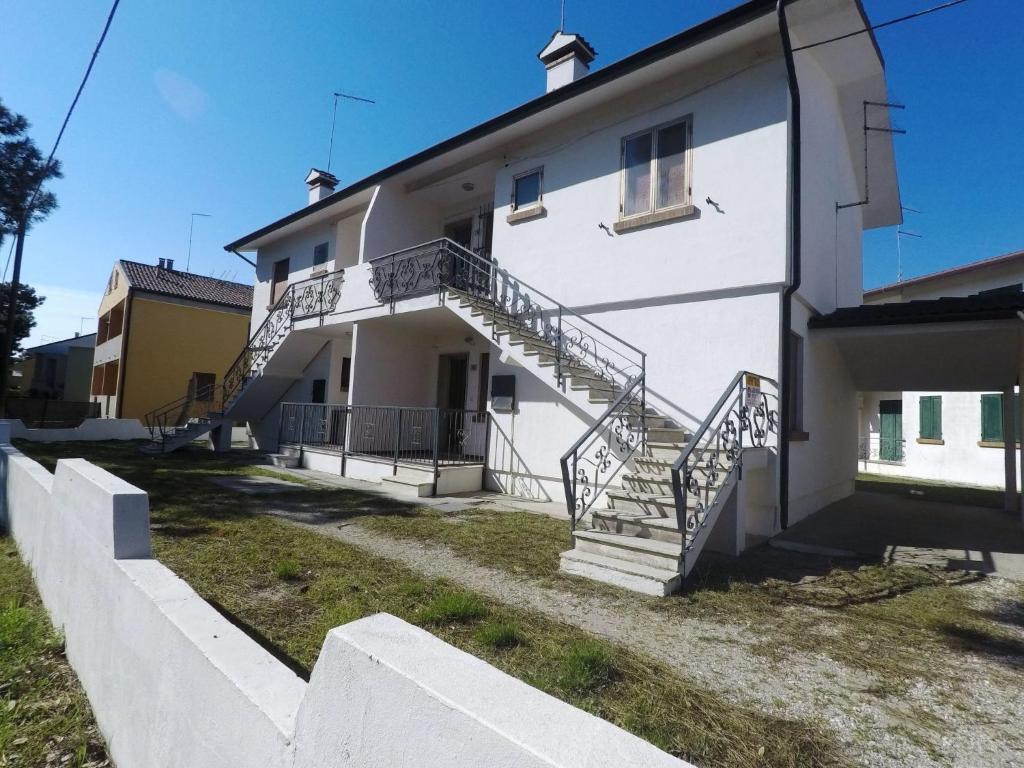 Apartment Dreizimmerwohnung Tata 98 50 m vom Meer entfernt by Interhome - 1