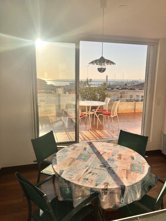 Le Phare - Duplex Vue Port et Canaux - 5