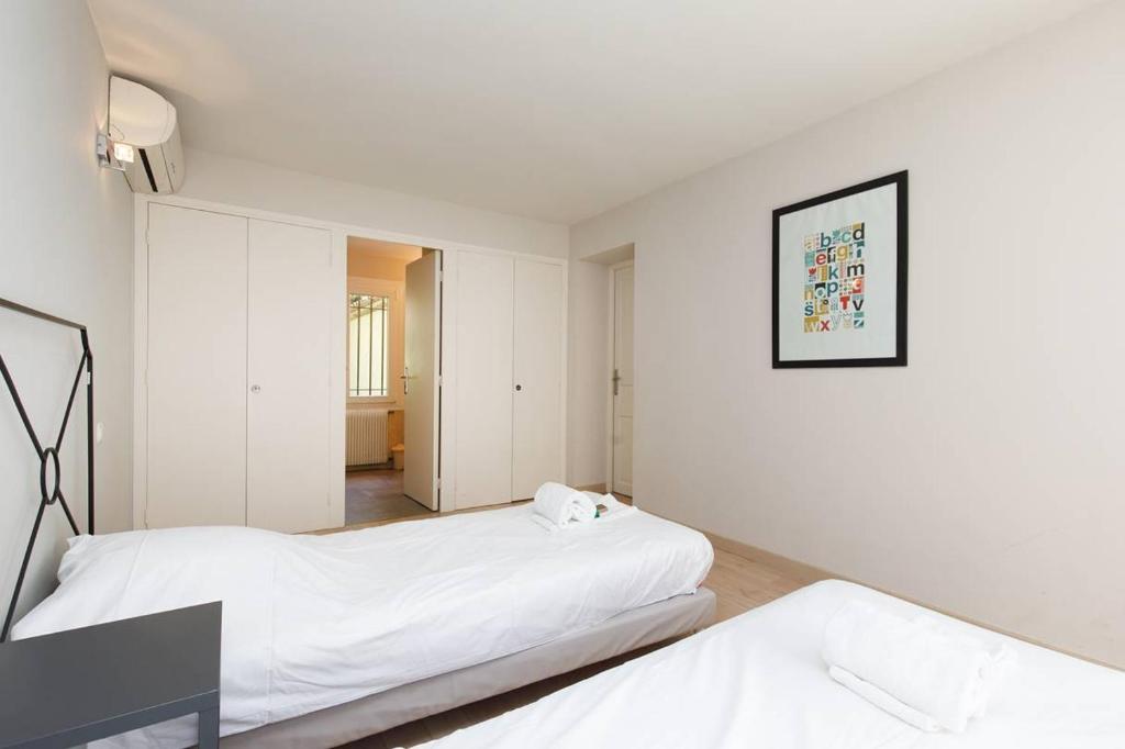 Pour vos vacances à Cannes, voici une ravissante villa de 6 chambres avec piscine privée - 2