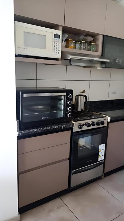 Departamento de 3 Ambientes ubicación a 3 cuadras del centro 2 Dormitorios Sum, 2 Piletas una interior Climatizada y otra exterior Templada con Solario - 4