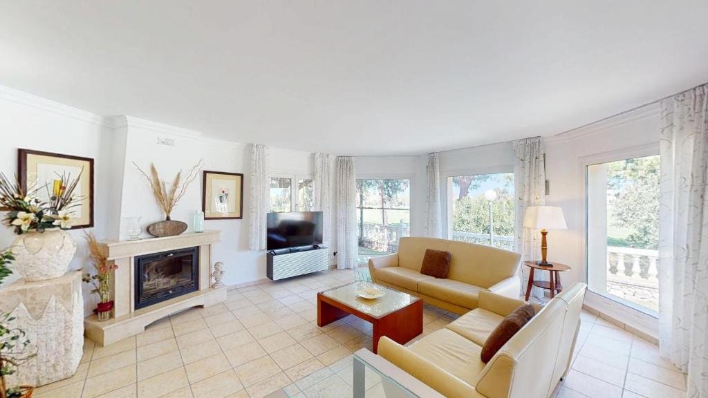 Greenview Villa by ON Travel - 3