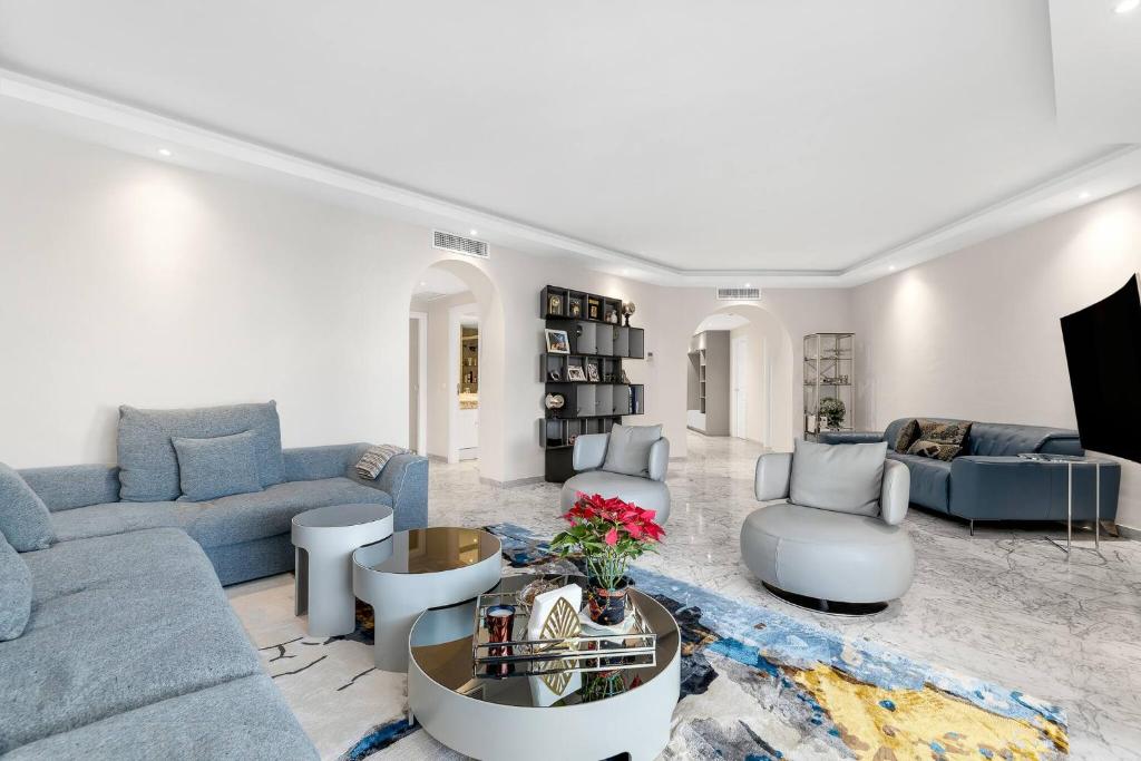 Modern and Large apartment in the heart of Puerto Banus - 3