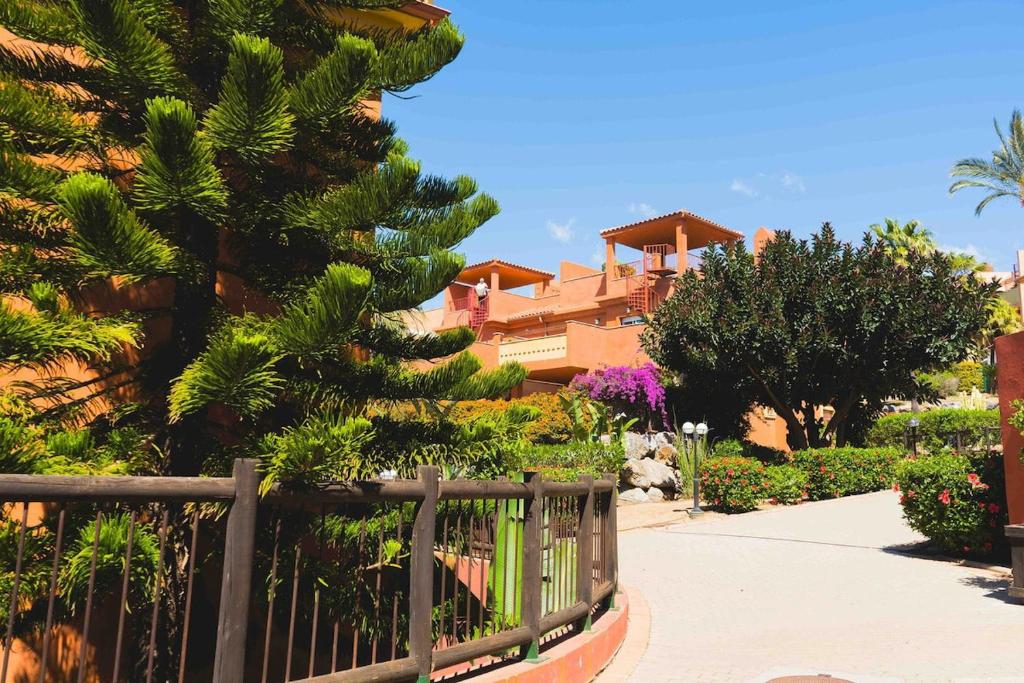 Paraíso Natural en Marbella con Piscina y Parking - 5