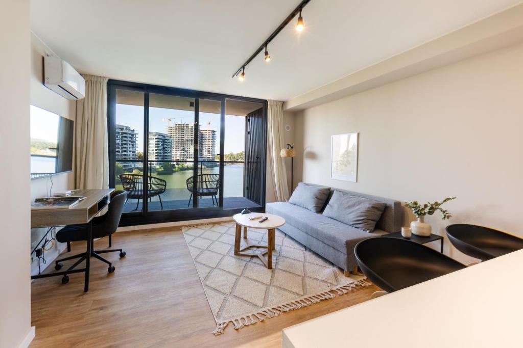 Brand new apartment on the lake 5 min from the airport - 2