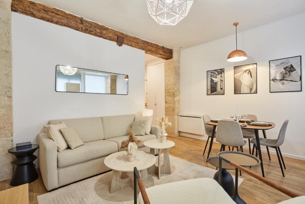 Residence Tour Eiffel by Studio prestige - 1