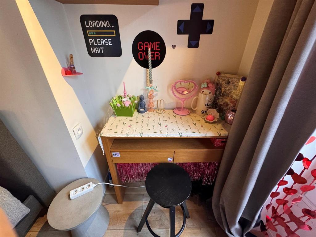 1 Cozy Studio in Historic 3rd Arr Near Metro - 2