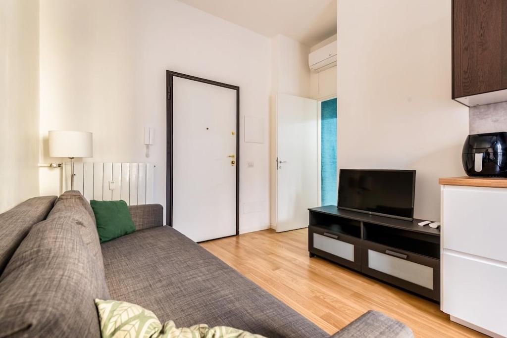 Bright Apartment-Linate 10'- Duomo 10 min - 1