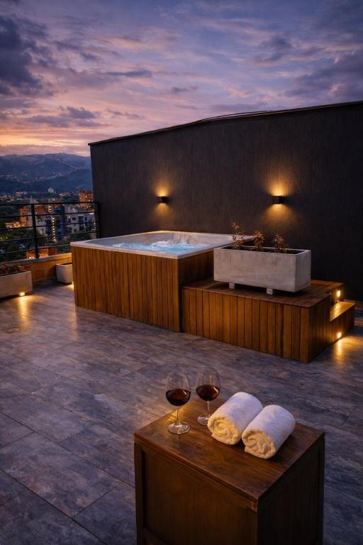 Luxury Duplex with Private Hot Tub in Old Town - 1