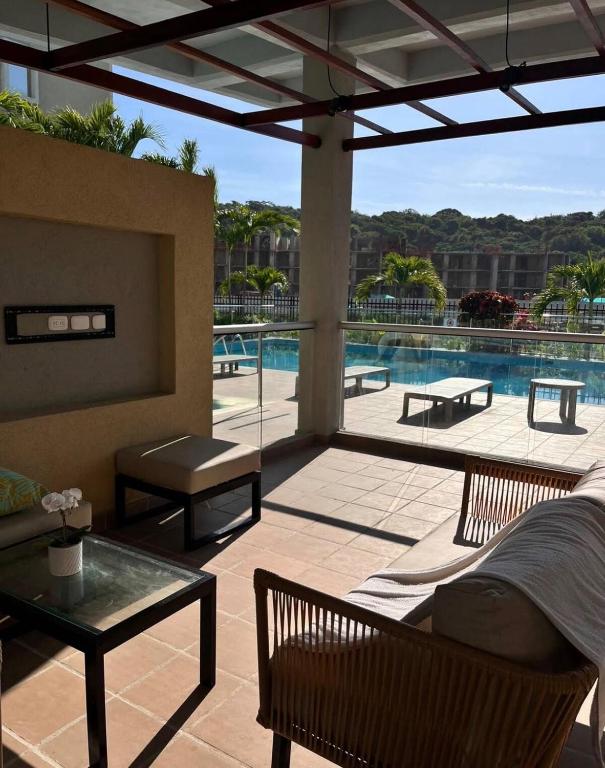 Escape to Serena del Mar Pool, Gym, and AC - 3