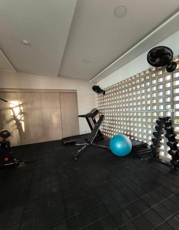 Escape to Serena del Mar Pool, Gym, and AC - 5