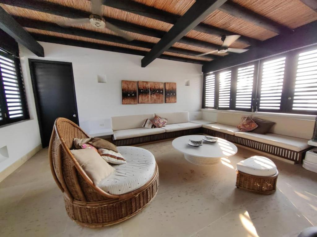 Two houses with two pools in El Peñon - 1