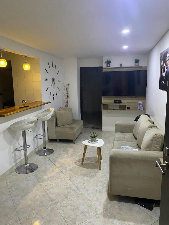 Cómodo apartamento 5personas cerca a estaciones del metro de Medellín - 1