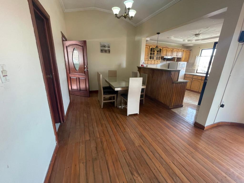 Departamento con terraza y dos dormitorios para 8 personas - 4