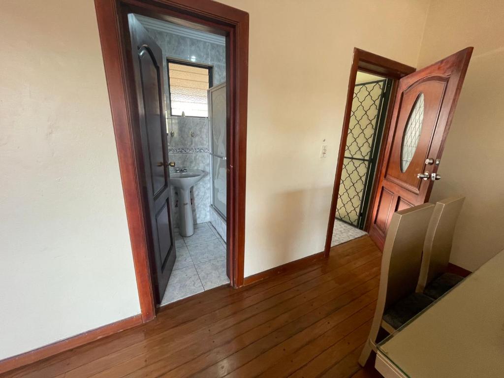 Departamento con terraza y dos dormitorios para 8 personas - 5