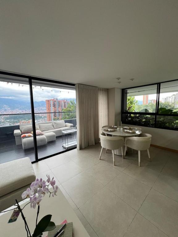 Luxury apartment in Palmas overlooking Medellín - 5