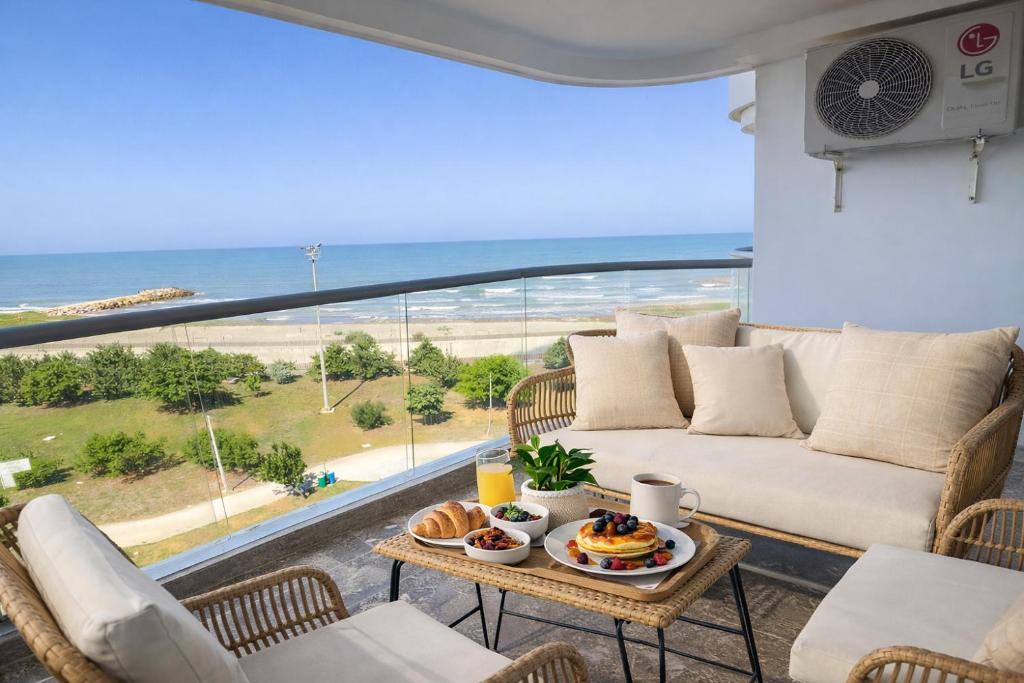 Apartamento con vista al mar cerca del aeropuerto - 1