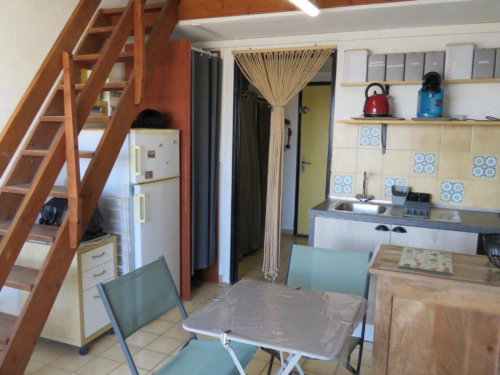 Studio cosy mezzanine à Sète - 2 pers, balcon ensoleillé - FR-1-472-211 - 2