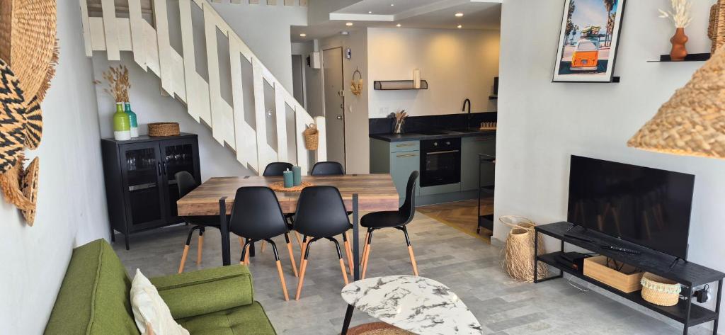 Agde Marine, T4 en duplex vue Centre Port avec parking - 2