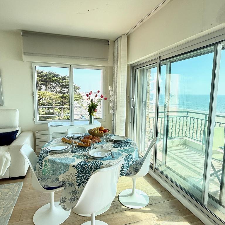 Oceanfront in La Baule Le Neptune - 2