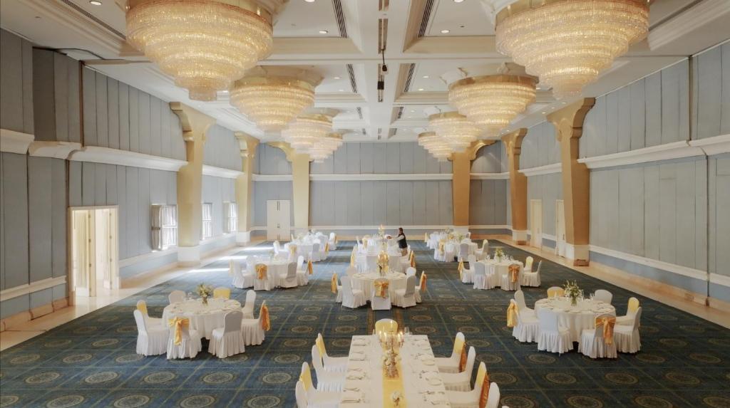 Banquet hall