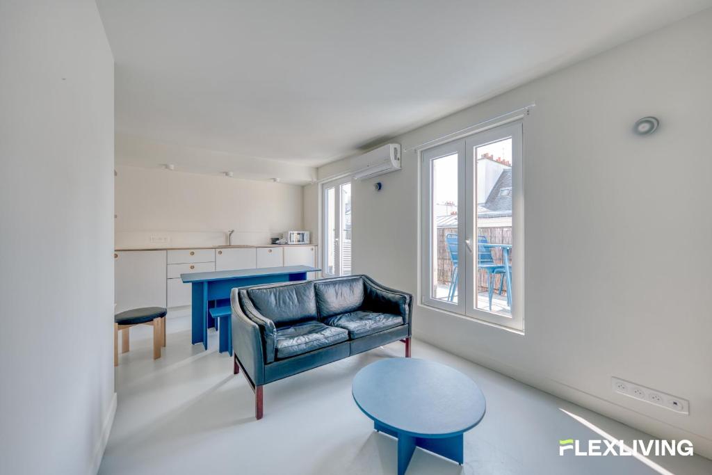 Bright T2 with balcony and Paris rooftop views 9th district - 3