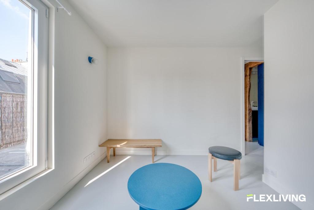 Bright T2 with balcony and Paris rooftop views 9th district - 5