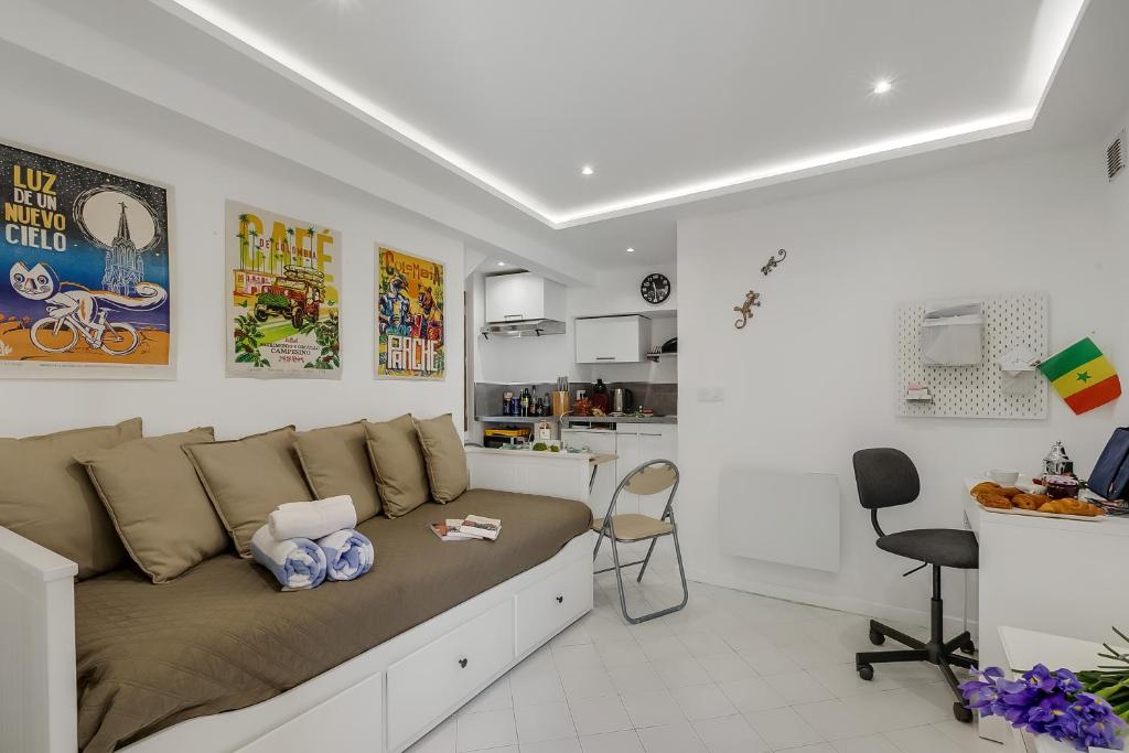 Old Town Apartments 50m Beach and Shop - 3
