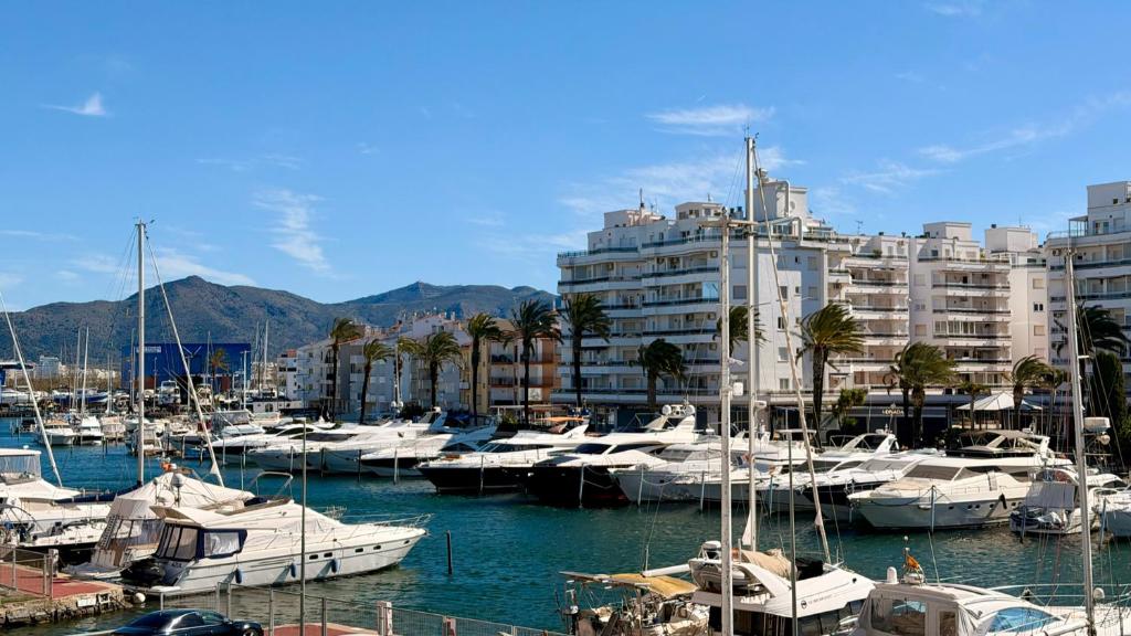 Holidays Port Grec Empuriabrava vista canal - 2