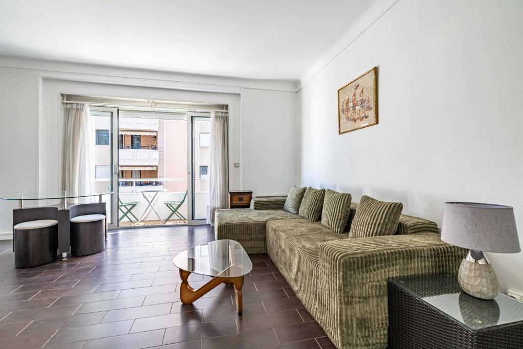 A C apartment with balcony- 2BDR 4P - Cannes Beach - 2