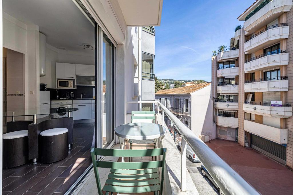 A C apartment with balcony- 2BDR 4P - Cannes Beach - 3