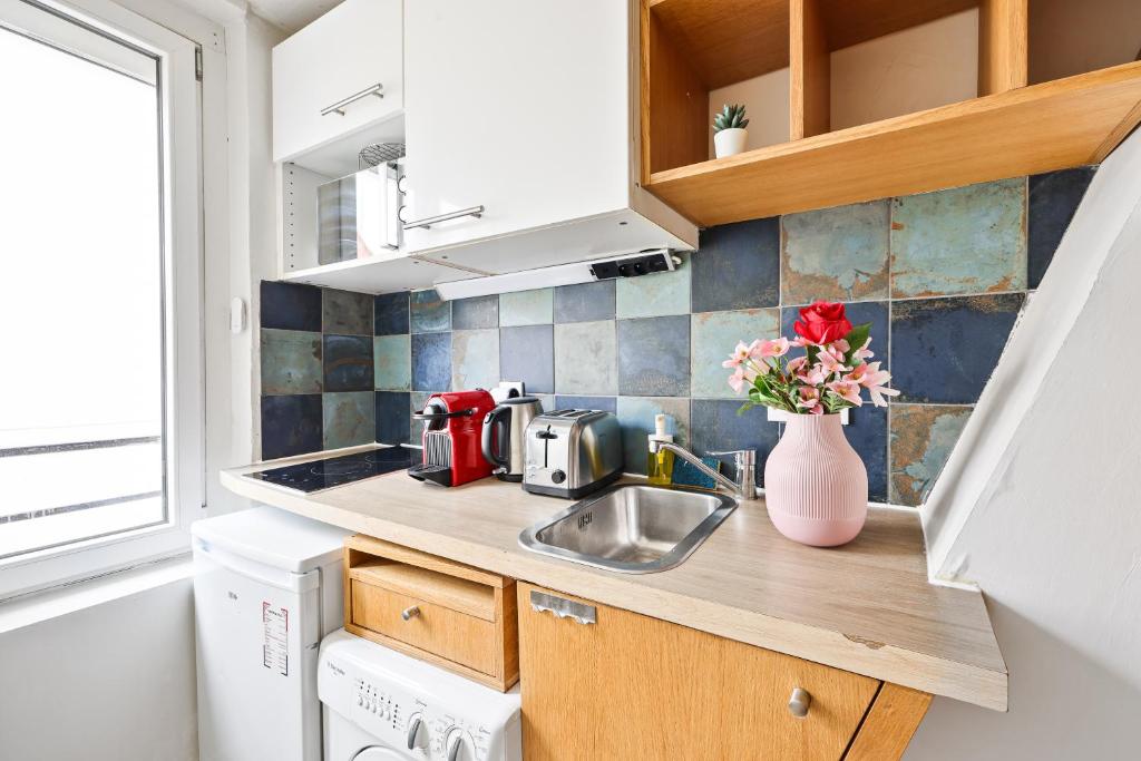 Le Marais Cozy Studio Apartment Free NetFlix - 4